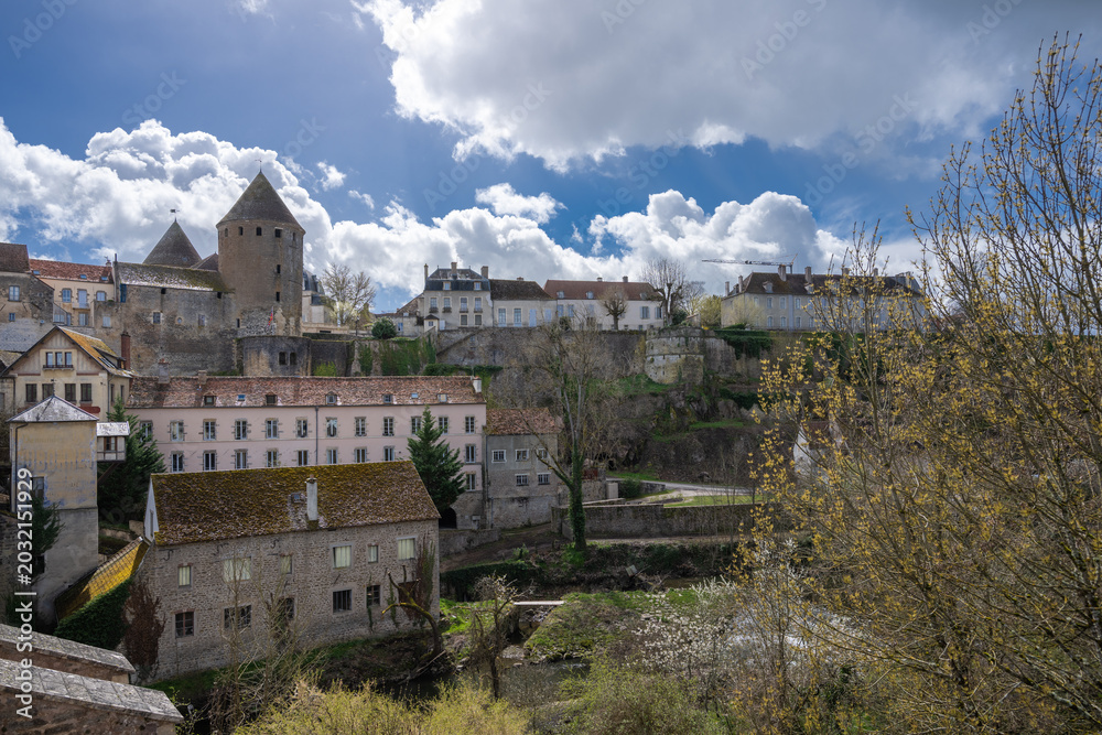 Obraz premium Semur-en-Auxois is a French town and commune, in the Burgundy region, Côte-d'Or department, in the Montbard district and Semur-en-Auxois canton.