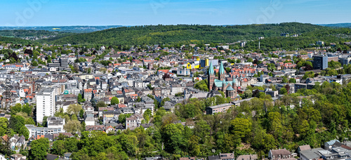 Luftbild von Iserlohn im Sauerland mit der römisch-katholische Pfarrkirche St. Aloysius