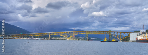 Bild auf Leinwand Iron Workers' Memorial Bridge