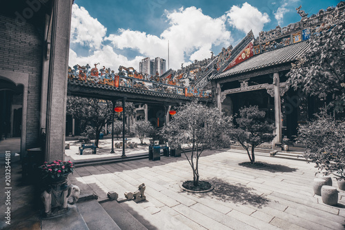 Cuadro en lienzo Chen Family Ancestral Hall Courtyard - Traditional Lingnan Architecture