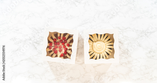Foto Divine Bundt Cakes: Creamy Frosting in Windowed Boxes