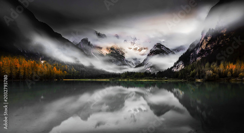 Tableau sur toile Lago di Landro is a lake that sneaks up on you