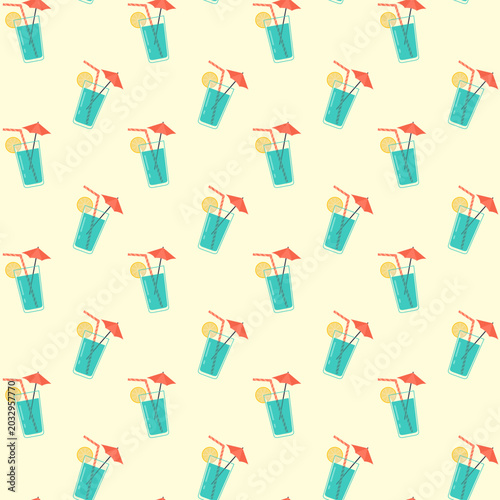 Seamless summer cocktail pattern with tropical drinks and umbrellas