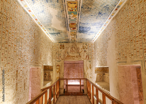 Obraz na plátně Luxor, Egypt - 28 Jan 2026: Interior of the tomb of Ramses IV (Rameses IV) in th