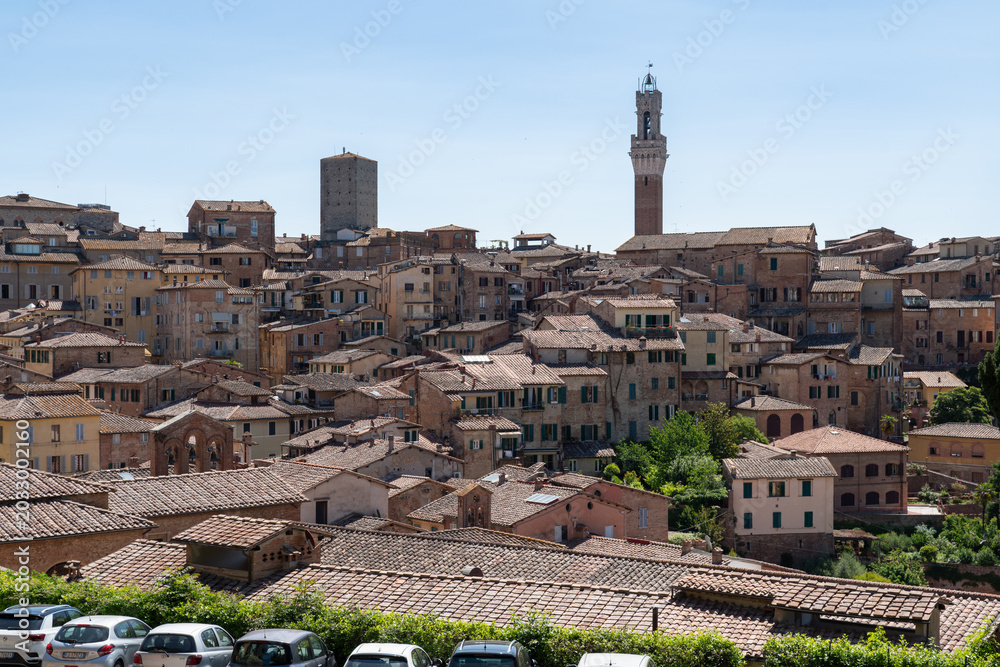 Naklejka premium Panoramic view of Siena in the spring, Italy 