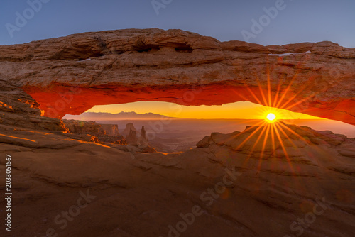 Bild auf Leinwand Sunrise at Mesa Arch
