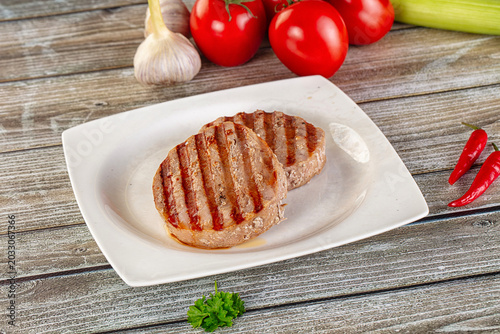 Fotografie Grilled tuna steak fillet medallion