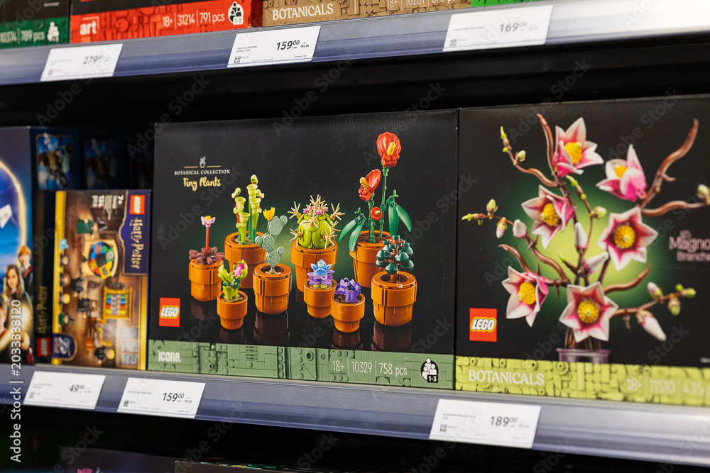 Obraz premium Wroclaw, Poland- February 27 , 2026. Lego Icons Tiny Plants and Botanicals Magnolia Branches toy boxes are displayed on shop shelves. Creative adult constructor hobby and gaming