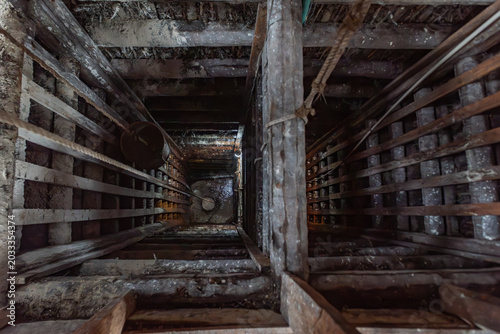 Foto traditional precious stone mine, Sri Lanka