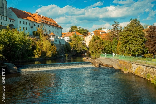 Foto Beautiful Medieval Architecture Along Peaceful River With Autumn Lighting