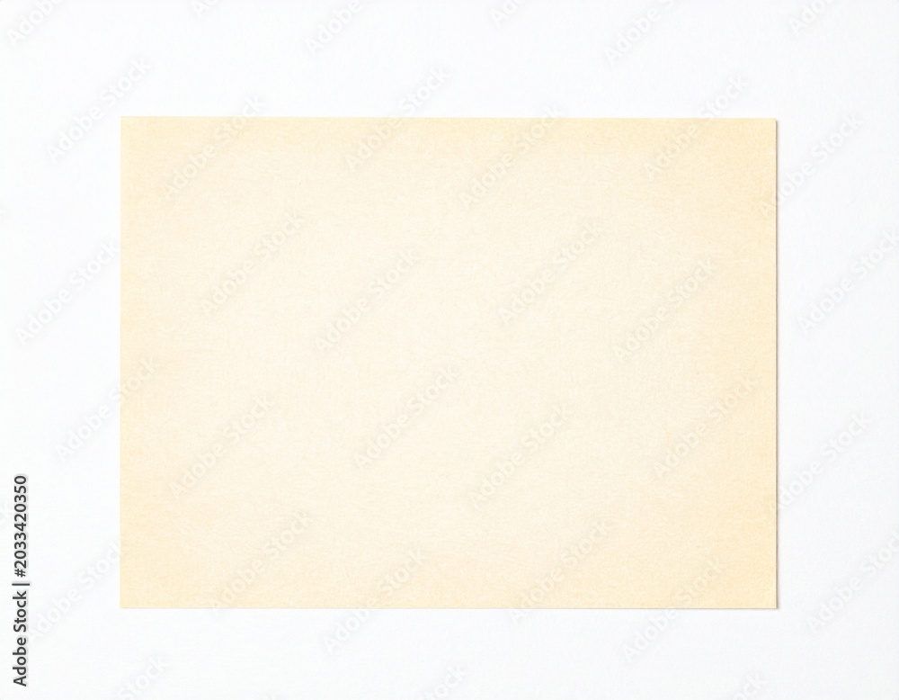 Fototapeta premium 薄い黄ばみの紙背景 / Slightly Yellowed Paper Background