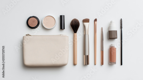 make up brushes and powder