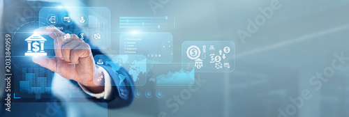 Φωτογραφία Branch head hand-holds Banking services over network portals to ensure secure user transactions
