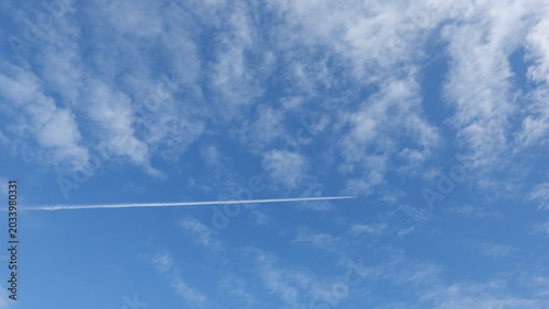 青空と飛行機雲