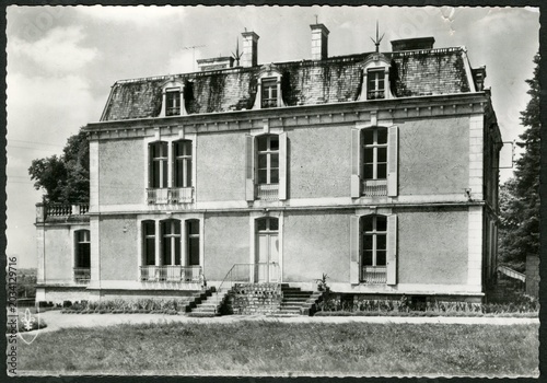 Obraz na plátně AINAY-LE-CHATEAU