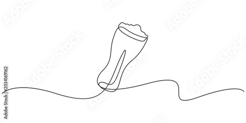 Tableau sur toile Beer glass with foam drawn in a minimalist continuous line style