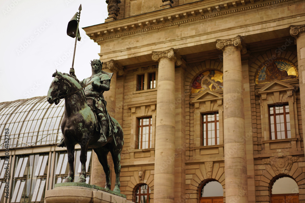 Obraz premium Statue of Otto I. of Wittelsbach