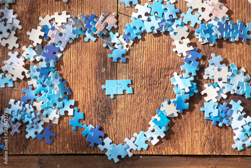 small answers emerging from scattered complexity