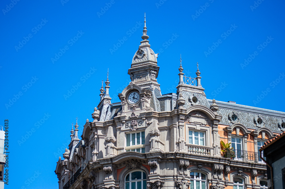 Obraz premium Gijón is a vibrant coastal city in Asturias, Spain, known for its beaches, culture, and maritime heritage.
