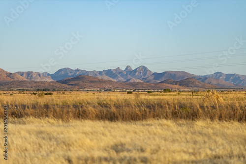 Bild auf Leinwand montaña y campo