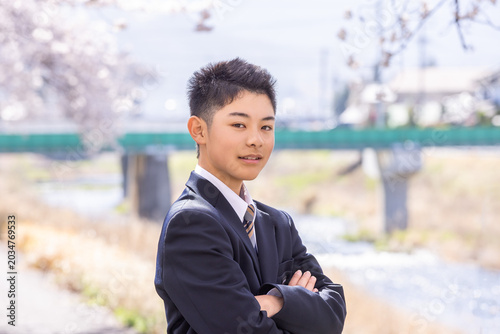 Tableau sur toile 腕を組み堂々と立つ男子学生