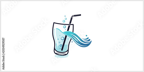 Foto Glass of Water With Straw and Splashing Wave