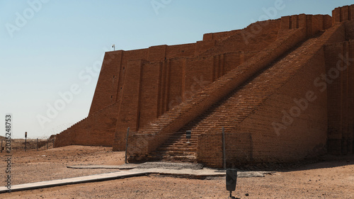 Tableau sur toile Explore the Ziggurat of Ur steps in ancient Mesopotamia located in Iraq