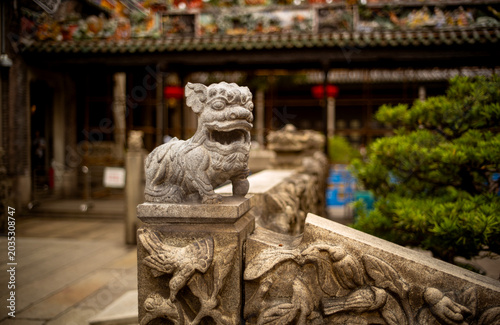 chinese lion statue 