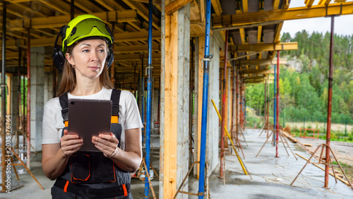 Construction site, Female e...