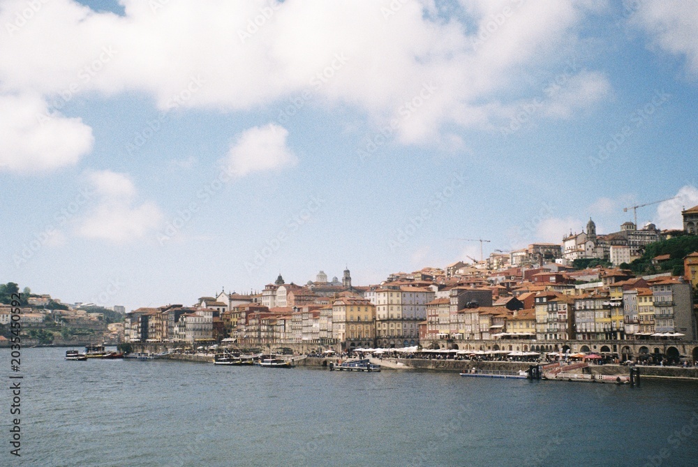 Obraz premium Postcard View of Porto Riverside, Portugal – Vintage Film Photography