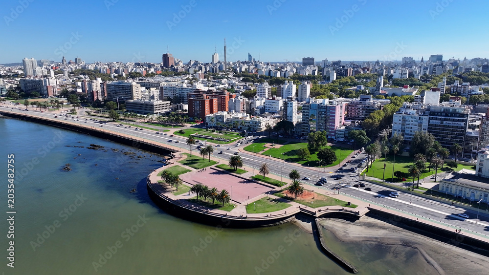 Obraz premium Montevideo Skyline In Maldonado Uruguay. Beach Landscape. Downtown District. Travel Destination. Montevideo Skyline At Montevideo In Maldonado Uruguay. Nature Seascape.
