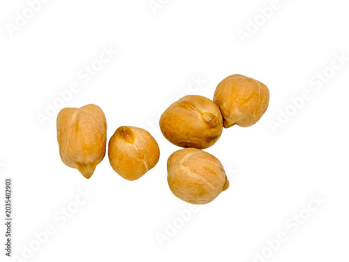 Fotografie Macro of five dry chickpeas isolated on white background
