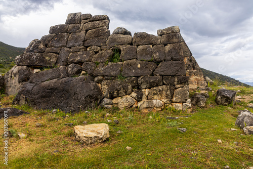 Quadro su tela Pyramid of Elliniko - an ancient Greek pyramid building at the Peloponnese, Elli