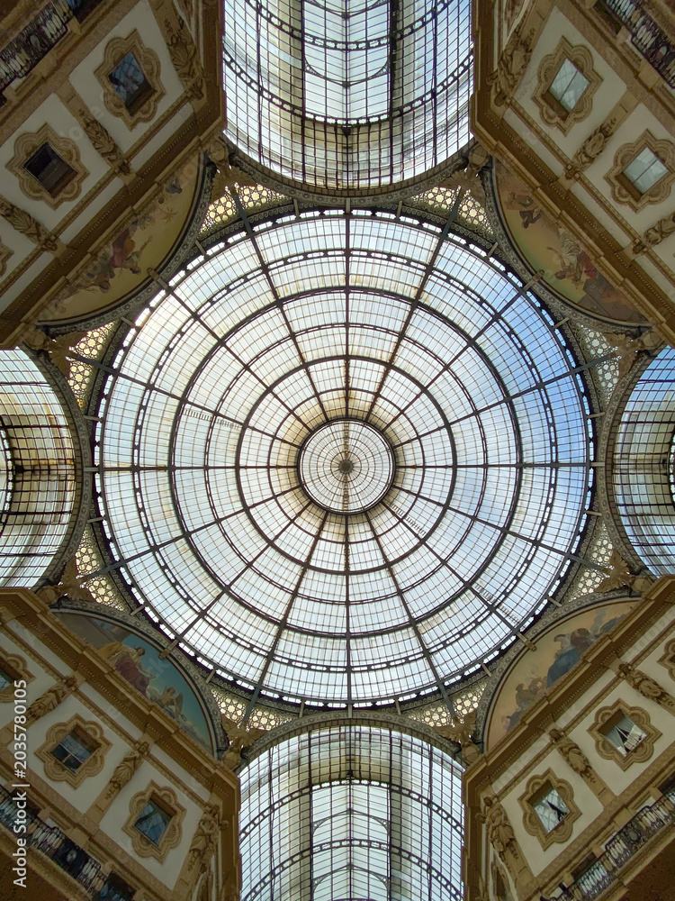 Obraz premium Dome of Galleria Vittorio Emanuele II, Milan, Italy seen from the inside at daylight