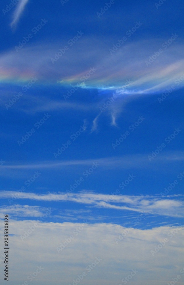 Fototapeta premium Early afternoon Cirrus Cloud Rainbow 