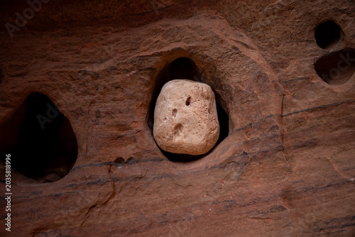Bild auf Leinwand Small Rock Wedged Into A Hole On Buck Skin Gulch