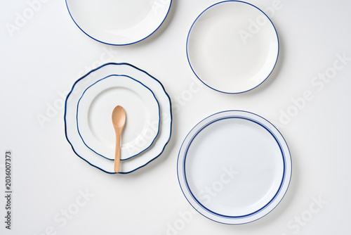 シンプルな食器セット