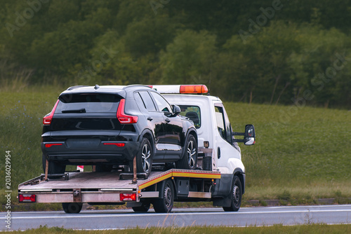 фотографія Auto transport service responding to roadside incident