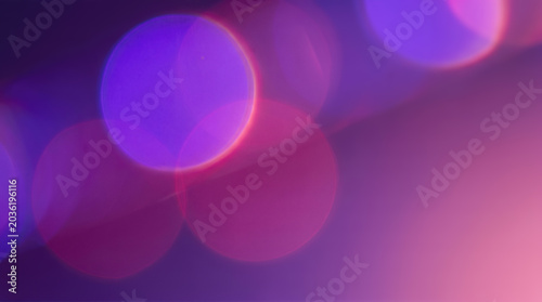 Foto Abstract blurred shiny purple magenta bokeh lights background displaying soft co