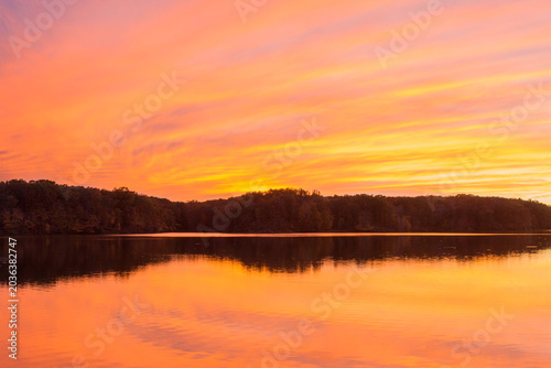 Canvastavla 63893-03006 Sunset over lake at Stephen A