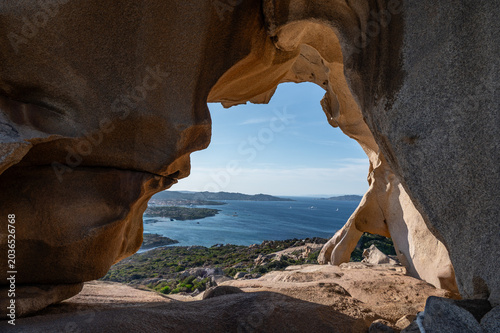 Blick vom Bärenfelsen Capo D`Orso aufs Meer