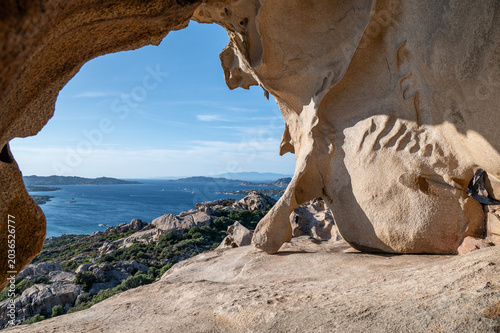 Blick vom Bärenfelsen Capo D`Orso aufs Meer