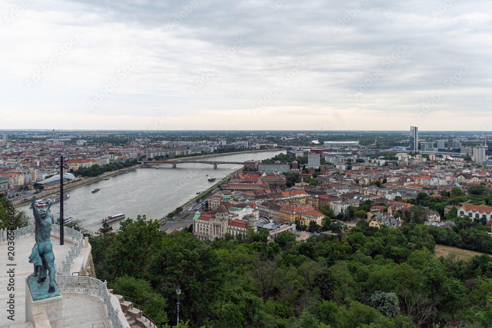Fototapeta premium Budapest - Ungheria - Panorama della citta