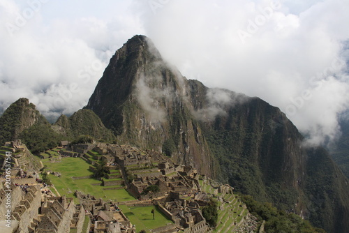 Foto mountain landscape with clouds in Machu Pichu