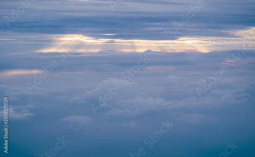上空からの幻想的な雲