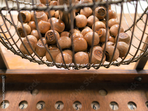 Jeu de loto ancien en bois