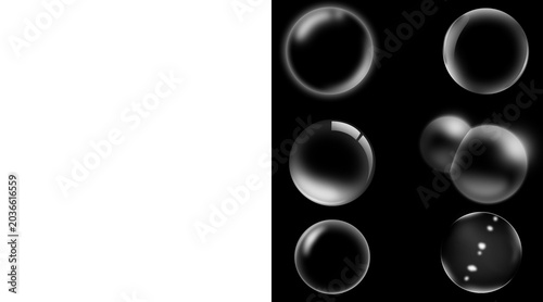 Quadro em tela Realistic soap bubbles set on black background, transparent water spheres with l
