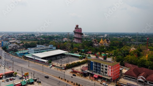 Fotografi Wat sam phran dragon temple in nakhon pathom, thailand with cityscape view