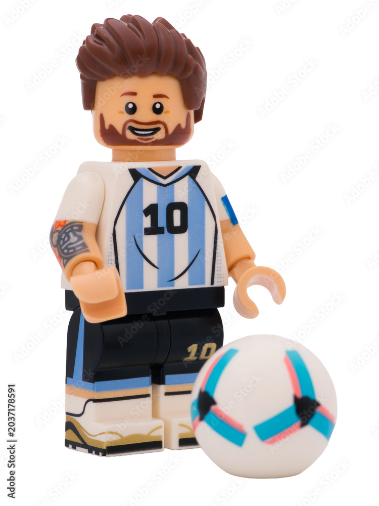 Obraz premium Dortmund - Deutschland 28. Mai 2026 - Lego Minifigure Fussballer Lionel Messi mit Ball