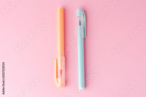 Foto set of two pens
